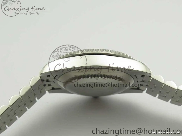 Best AAA Replica Sites GMT-Master Bezel Ceramic Black BPF Bracelet on Green Jubilee 126710 3347 SS Dial A II UrbanChic Black BLRO SS 1225